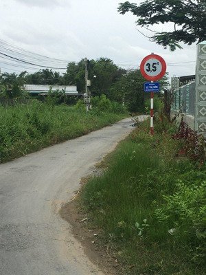 đất lô gốc 3mt .2 mặt đường nhựa.1m đường bê tông