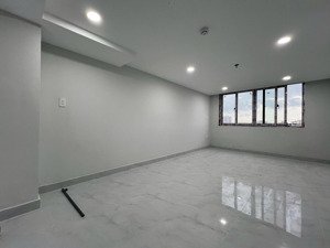 chính chủ khai trương studio bancol,cửa sổ full nt thoáng bao phí chỉ tính điện nước phan xích long