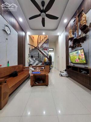 BÁN NHÀ THẠCH BÀN DIỆN TÍCH 44M GIÁ 7.5 TỶ