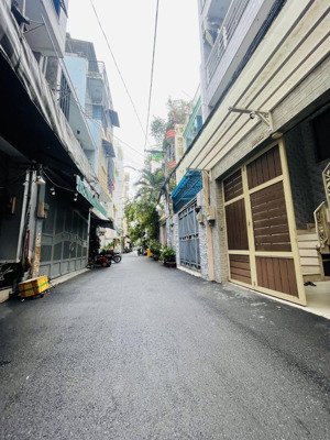 nhà nhỏ q10 giá trị vô hình lớn