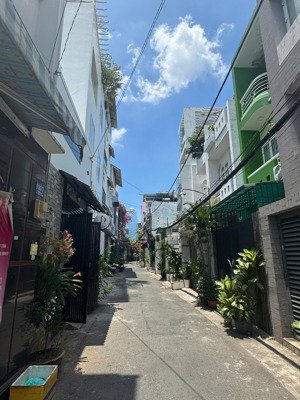 bán nhà 4 tầng - hẻm 6m thông vườn lài, quận tân phú. dt: 4x20m vuông vức, hoàn công đầy đủ.