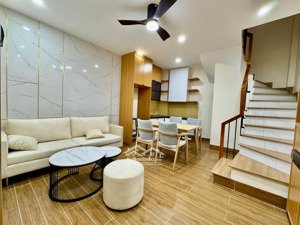 rẻ trong phân khúc! nhà đẹp ở ngay, công năng đầy đủ, gần phố ít ngoặt, mặt tiền rộng 35m2*5 tầng