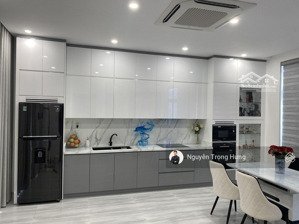 cho thuê nhà phố 5 tầng, có bếp, 4 phòng ngủ thuận tiện gia đình vừa ở vừa kinh doanh tại vinhomes