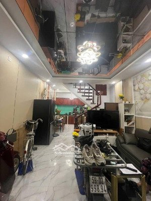 gấp bán giảm 100tr chỉ còn lại 4x tỷ tặng hết nội thất - huỳnh văn nghệ - tân bình - gần sân bay