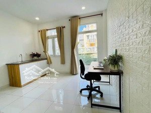 cho thuê chdv 40m2 1pn 1pk full nt 4tr5 cửa sổ 5tr2 ban công