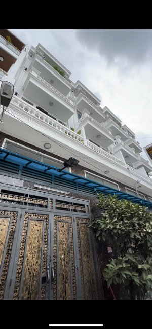 emart 2, nguyễn duy cung, p12, gò vấp. đất trống 56mv, không lộ giới, hẻm 6,3m trước nhà. nhỉnh 5t.