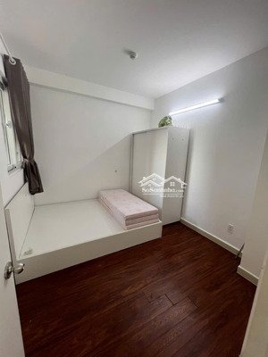 cần cho thuê căn hộ topaz city 2pn, 2wc, tầng đẹp mát mẻ, có nội thất.lh: 