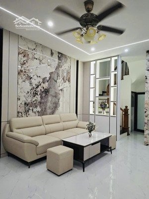 bán gấp! trần thái tông, dân xây chắc chắn, ngõ 3 gác tránh, ô tô gần, thoáng, đẹp, ở ngay 32m2*5t