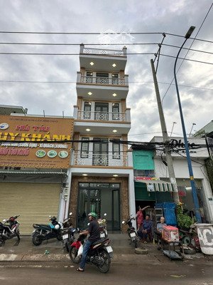 chính chủ cho thuê 2 căn nhà nối liền căn trước và căn sau. nhà mới xây bàn giao vào đầu tháng 10