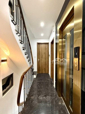 nhà phú diễn, ô tô đỗ cửa. dt 39m2, 6 tầng, thang máy. giá 12.2 tỷ