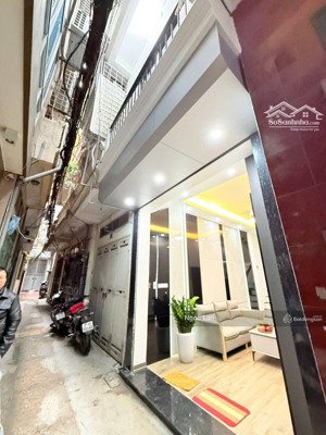 siêu phẩm cực đẹp hơn 7 tỷ nhà phố quan nhân 40 m x 5 tầng sổ đỏ vuông thanh xuân full nội thất .