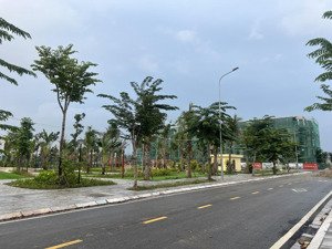 cần bán lô đất wiew công viên đẹp nhất bắc giang- hướng đông nam- 100m2.