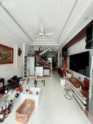 Bán Nhà 4.5 tầng lô góc Nam Pháp Lạch Tray Văn Cao Hải Phòng, oto nhỏ đỗ cửa hoặc vào nhà, KD buôn bán Ok, giá 3.95 tỷ.