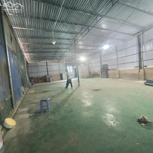 250m kho xưởng khu vực Nguyễn Khoái, mặt đường container