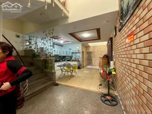 CHO THUÊ tại phố Văn Cao - Hải Phòng ngay sau mặt chính