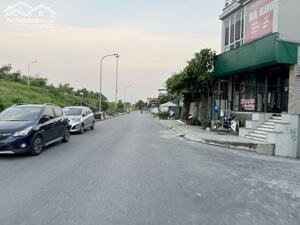 Cần bán 55m2 thực tế 64,6m2 mặt đường Đê Vàng, Gia Lâm. Đường ô tô tránh, view sông
