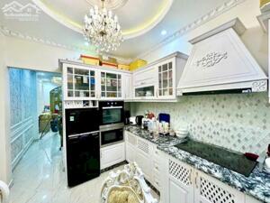 Quận 10, nhà đẹp ở ngay, 5 Tầng, 45m2, hẻm xe hơi, gần Nguyễn Tri Phương_Hòa Hảo, 8.55 Tỷ