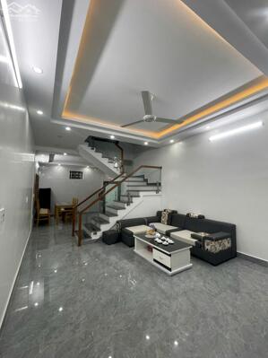 Cho thuê nhà Kiều Sơn - Văn Cao, DT: 50m2, 4 p.ngủ.