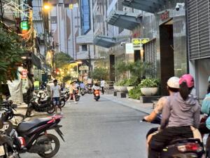 Bán nhà phố Lê Văn Lương – ô tô tránh, vỉa hè rộng, 76m², 4 tầng, sổ đỏ chính chủ, giá 28.5 tỷ