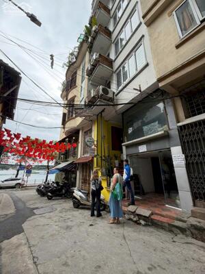 Cho thuê mặt bằng kinh doanh riêng biệt cạnh hồ Trúc Bạch, phù hợp mọi môi hình