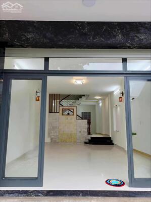 Cho thuê nhà 4 tầng mặt tiền Lê Duy Đình, Thanh Khê