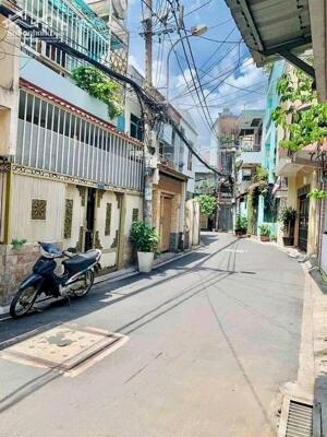 Lạc Long Quân - Tân Bình - Hẻm Xe Hơi - 60M - Nhỉnh 6 Tỷ