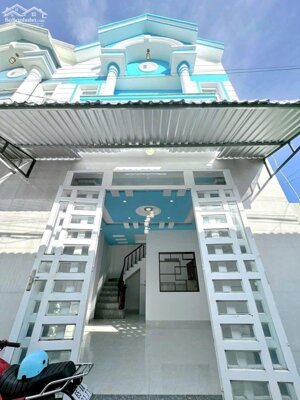 BÁN NHÀ 1T1L đúc, mới đẹp - HOÀN CÔNG đầy đủ (Nằm kế ĐẠI HỌC CÔNG NGHỆ CT)