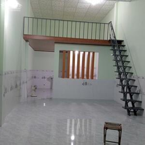 Cho thuê nhà nguyên căn gần chợ Đông Đô có gác giá 3 triệu/ tháng