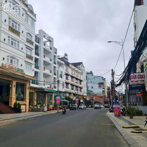 Khách sạn Mặt tiền Phù Đổng Thiên Vương kinh doanh 41 phòng 68 tỷ