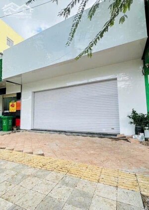 CHO THUÊ NHÀ MẶT TIỀN ĐƯỜNG 30 THÁNG 4 NGANG 8m GIÁ 40 TRIỆU