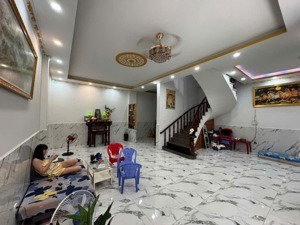 bán nhà đẹp bà điểm, 8x12m giá tốt - nở hậu