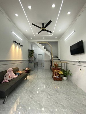 chính chủ bán nhà hà huy giáp - ngay chân cầu vượt ngã 4 ga - 1tỷ490tr