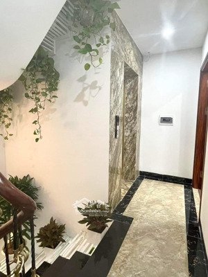 chính chủ cho thuê nhà căn góc mới 66m2x 6t, kinh doanh, thang máy, giang văn minh, kim mã- 35 tr