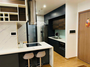 bán căn hộ chelsea park, 10,1 tỷ - 130m2, 3pn, 2wc, cầu giấy, hà nội. ban công đông nam view bể bơi