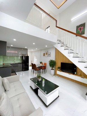 nhà đẹp trung tâm hoàng diệu 2 mặt thoáng mát giá cực tốt!