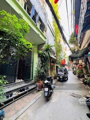 bán nhà quan nhân 40m2, ba gác đỗ cửa, 50m ra ô tô khu dân trí cao, sổ đỏ vuông vắn