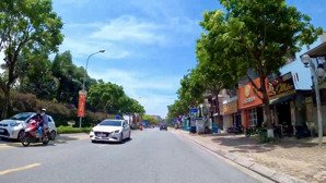 bán gấp đất mặt phố trường lâm, đối diện bv đức giang, phù hợp mọi loại hình kinh doanh hoặc đầu tư