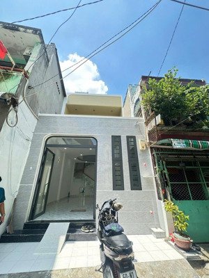 bán nhà nở hậu hẻm xe hơi hậu giang (4x18m) - giá nhỉnh 6 tỷ