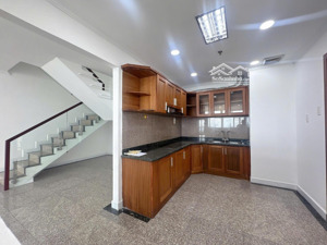 bán căn hộ penthouse hoàng anh giai việt - tạ quang bửu, p. chánh hưng (p5, q8). dt 227,5m2, 3pn