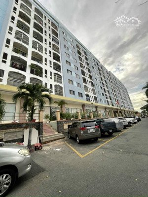 anh cho thuê căn hộ cc cửu long, 82m2 2pn balcony đông giá 10 triệu