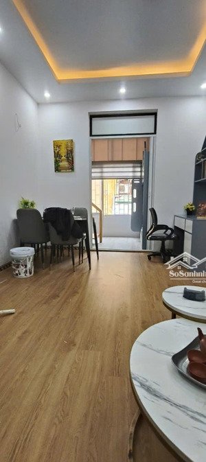 chính chủ cần bán căn tập thể tầng 3 phố thọ lão - ô tô đỗ chân cầu thang - 70m2 - nhỉnh 3 tỷ