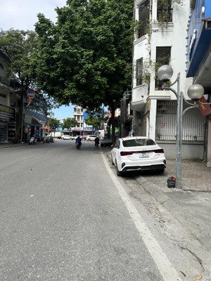 việt hưng - hoa lâm 36m2 - 10.98tỷ - nhà dân xây 2 thoáng -gara ô tô - full nội thất