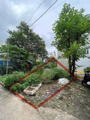 bán đất biên giang 42,9'' giá 3ty350 oto đỗ gần.lh 