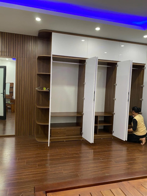 bán gấp nhà 5 tầng pl ngõ 126 võ chí công.dt:55m2,ô tô 7 chỗ vào nhà.nhà về ở luôn.giá chào 17,5 tỷ