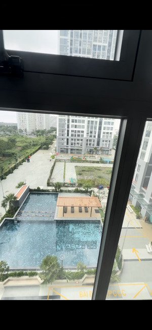 cho thuê căn góc 2pn,2wc view hồ bơi tầng thấp, citi alto, cát lái, quận 2. giá 6,5 triệu