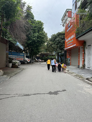 cực hiếm! bán nhà lk văn quán, 5 tầng trục kinh doanh ô tô tránh, vỉa hè đá bóng, giá chỉ hơn 13tỷ