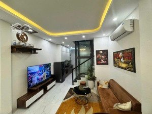 long biên nhà 5 tầng 47m- 13.2 tỷ - đường trước nhà 5m