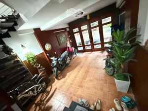 bán nhà lạc long quân - cầu giấy - 16chỗ phóng qua nhà , ngõ thông - hàng hiếm khó tìm cầu giấy