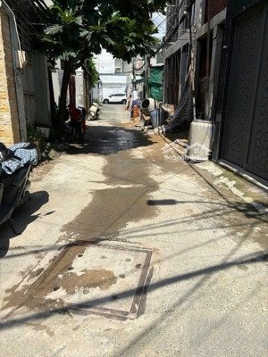 nhà 4 tầng - 5pn -5wc - mặt tiền đường 182- cách ngã tư. thủ đức 500m - giá 7tỷ 2