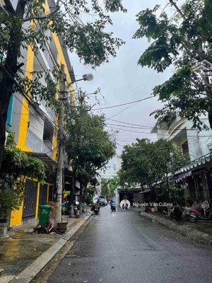 bán nhà 2 tầng mt hoà cường nam bên cạnh 2 trường dh lớn, chợ đầu mối, cv thanh niên - giá sập hầm